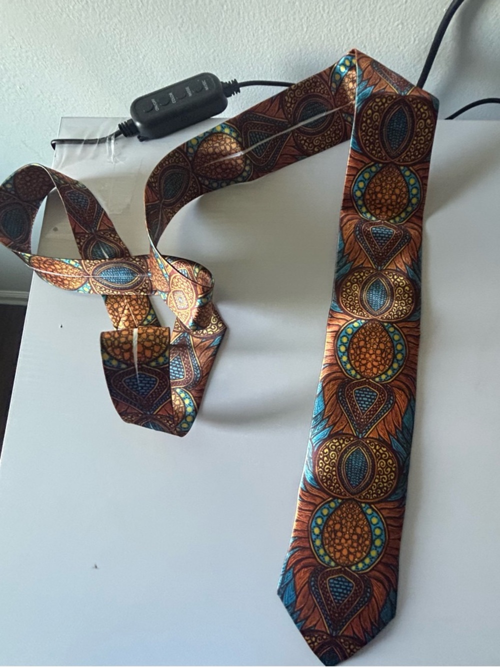 Men's Patterned Tie in Brown and Blue